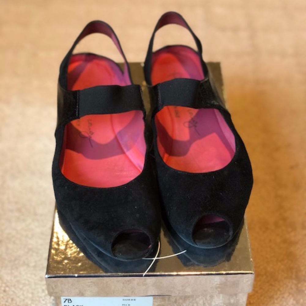 Pas De Rouge black flats!